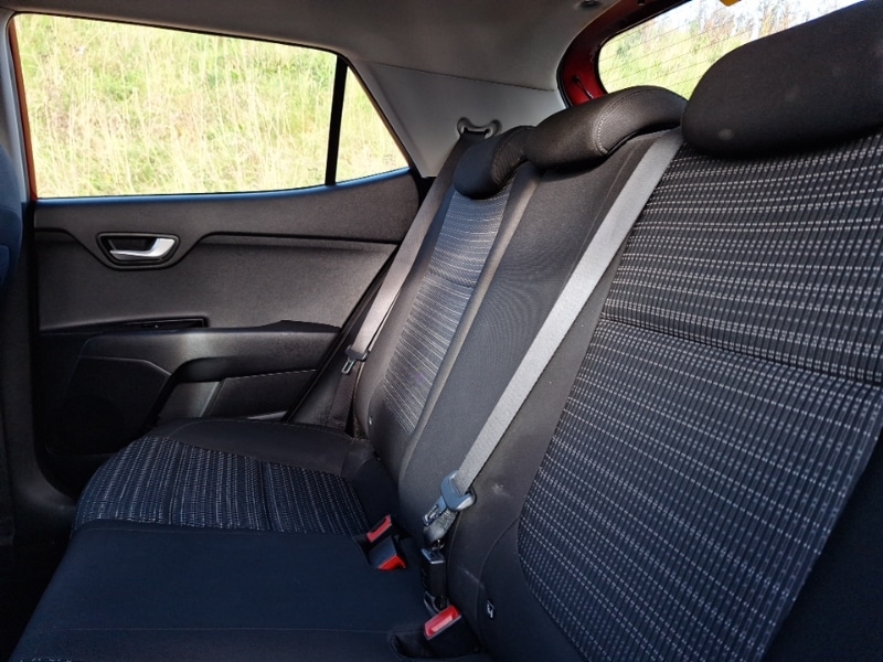 Used Kia Stonic 2018 for sale - 76393107: Photo 6