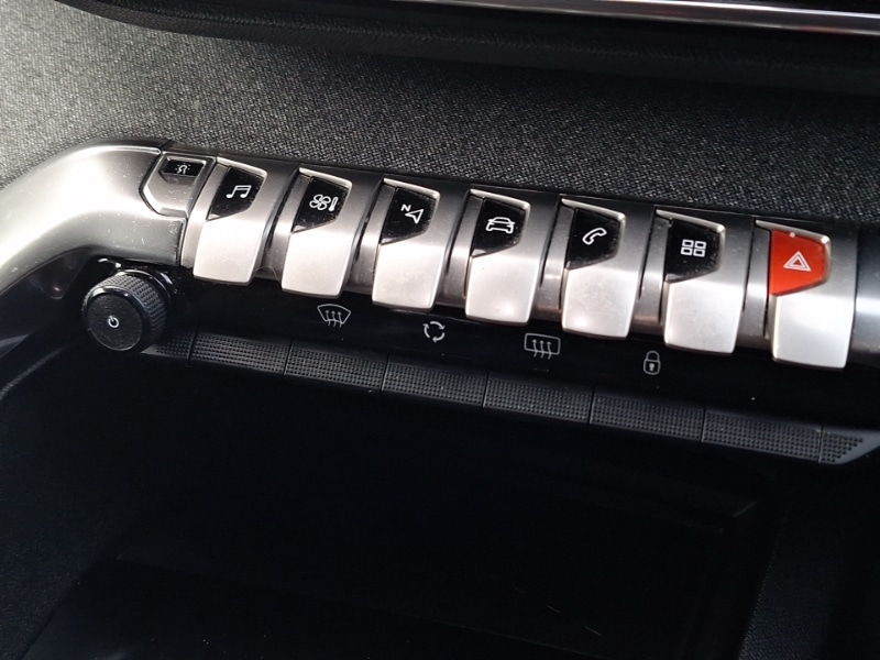 Used Peugeot 3008 2017 for sale - 76708095: Photo 11