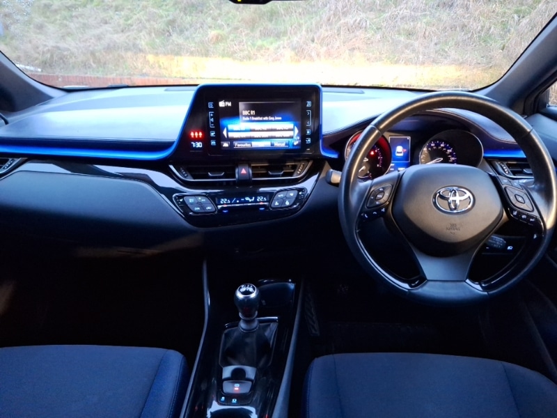 Used Toyota C-HR 2017 for sale - 77623166: Photo 2