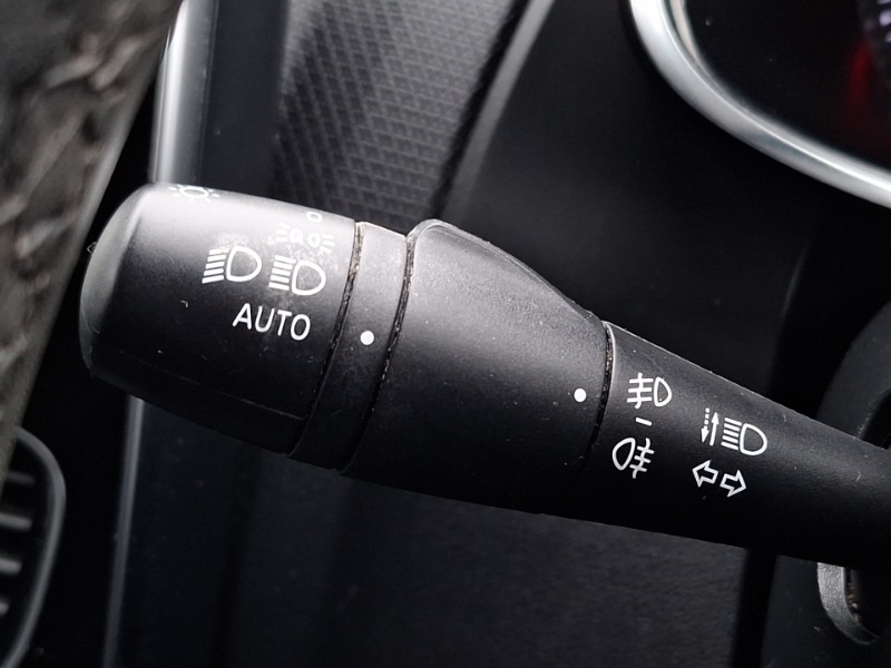 Used Renault Clio 2017 for sale - 76737258: Photo 19