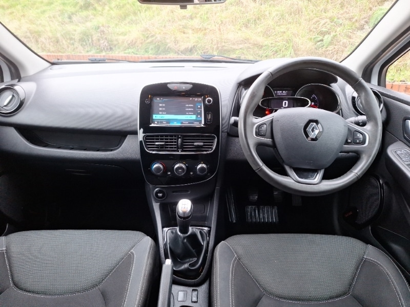 Used Renault Clio 2017 for sale - 76737258: Photo 2