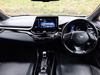 Used Toyota C-HR 2018 for sale - 78411066: Photo