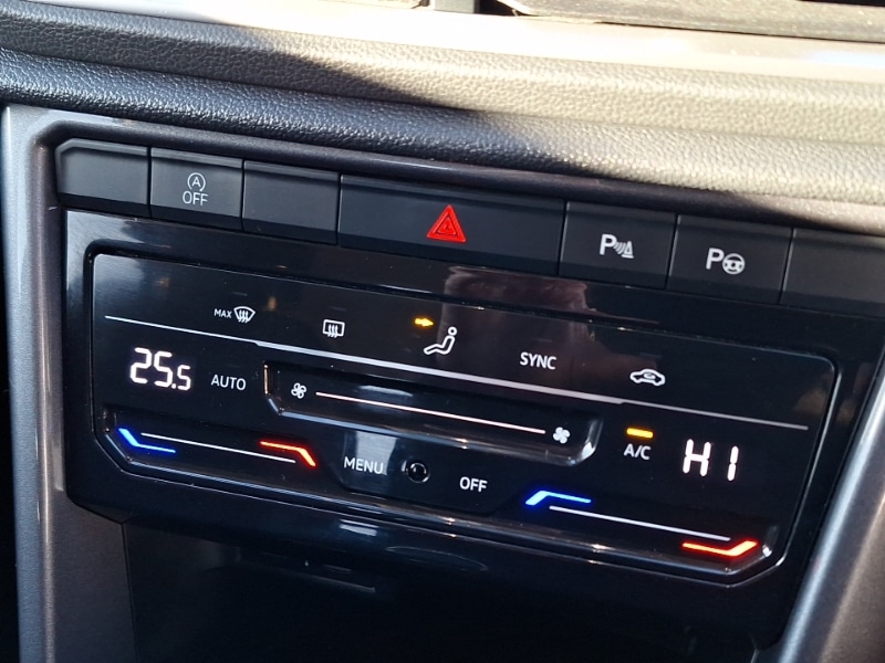 Used Volkswagen T-Roc 2023 for sale - 76947220: Photo 10