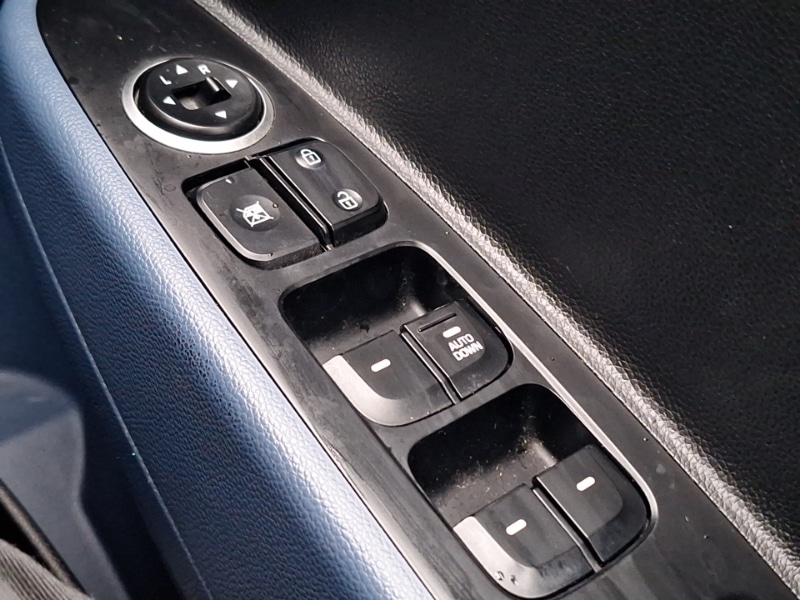 Used Hyundai i10 2015 for sale - 76365391: Photo 19