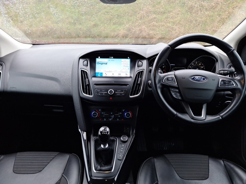 Used Ford Focus 2017 for sale - 77847325: Photo 2