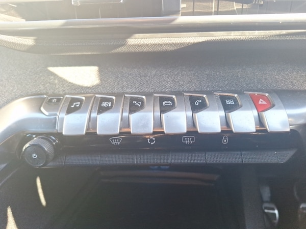 Used Peugeot 3008 2017 for sale - 76078549: Photo 17