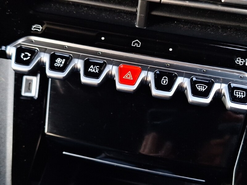 Used Peugeot 2008 2023 for sale - 77605627: Photo 11