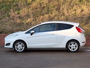 Used Ford Fiesta 2016 for sale - 77251599: Photo
