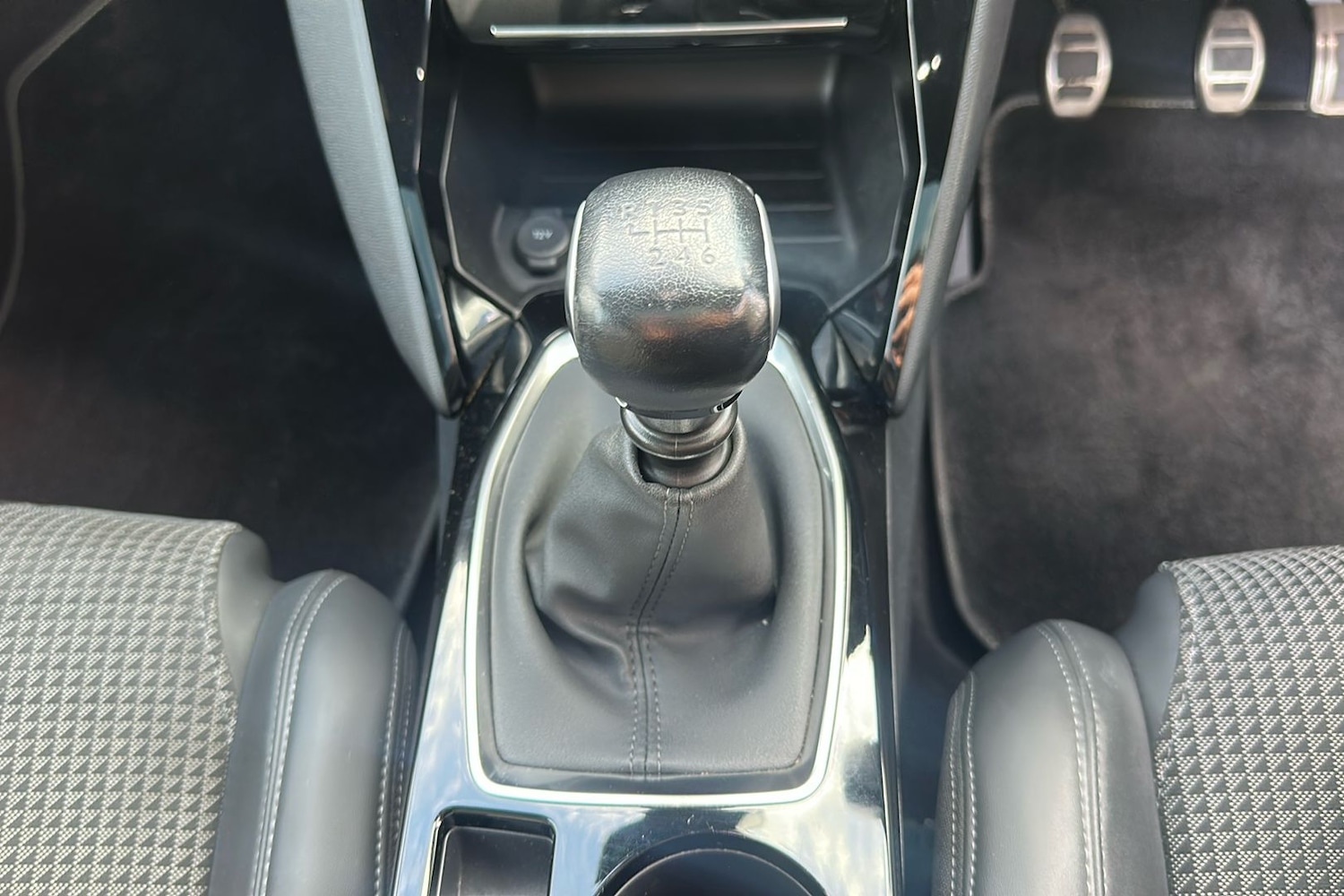 Used Peugeot 2008 2023 for sale - 76077009: Photo 26