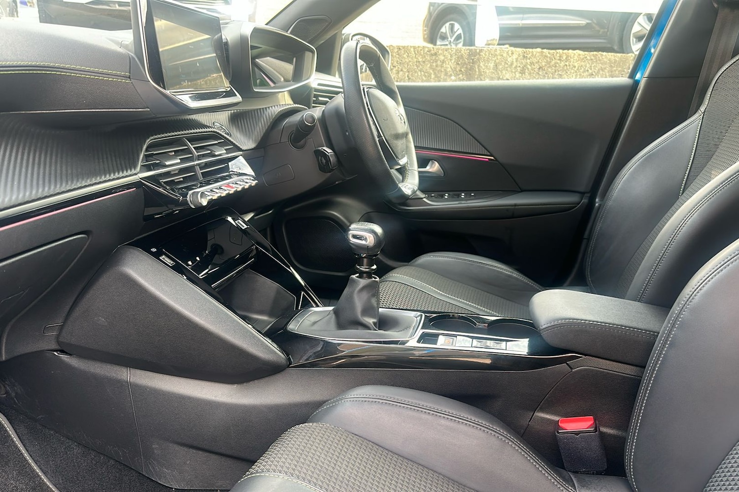 Used Peugeot 2008 2023 for sale - 76077009: Photo 3