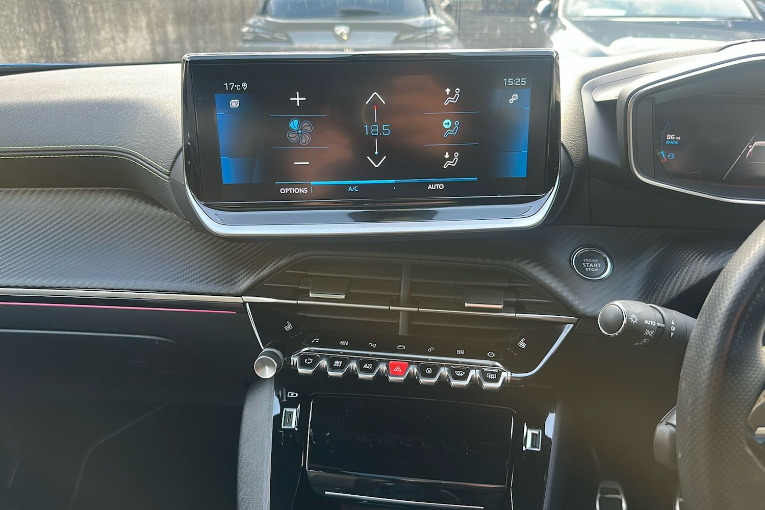 Used Peugeot 2008 2023 for sale - 76077009: Photo 32