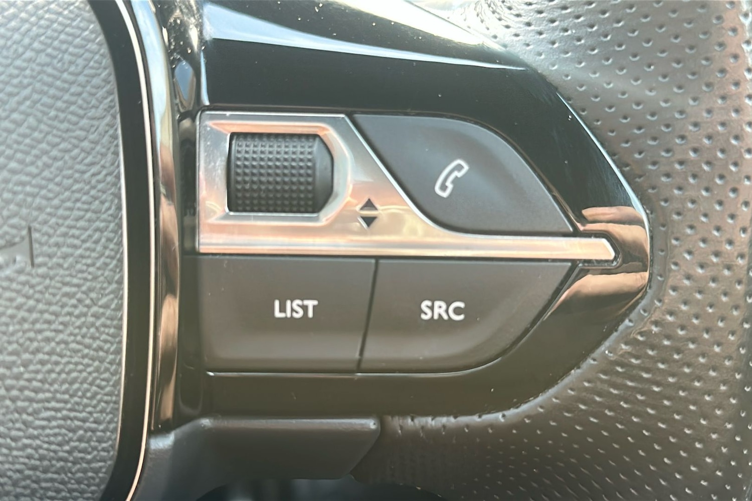 Used Peugeot 2008 2023 for sale - 76077009: Photo 51