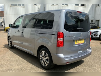 Used Peugeot e-Traveller 2022 for sale - 75672800: Photo