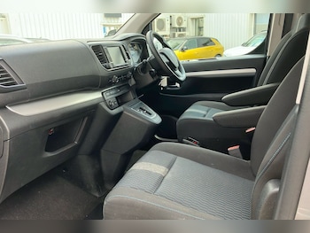 Used Peugeot e-Traveller 2022 for sale - 75672800: Photo