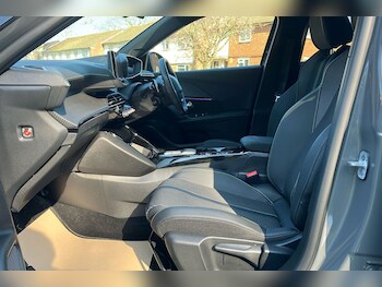 Used Peugeot 2008 2024 for sale - 77822064: Photo