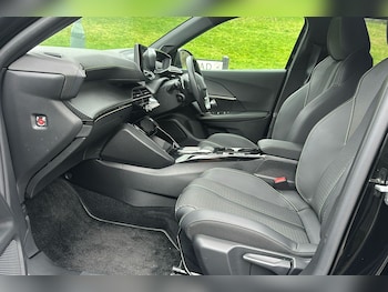 Used Peugeot 2008 2024 for sale - 77643580: Photo