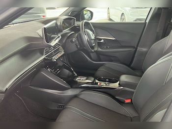 Used Peugeot E-2008 2024 for sale - 75196154: Photo