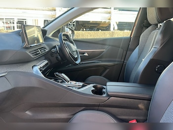 Used Peugeot 5008 2022 for sale - 75951171: Photo