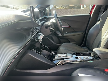 Used Peugeot E-2008 2023 for sale - 79430961: Photo