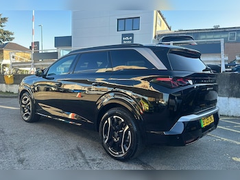 Used Peugeot E-5008 2025 for sale - 76650901: Photo