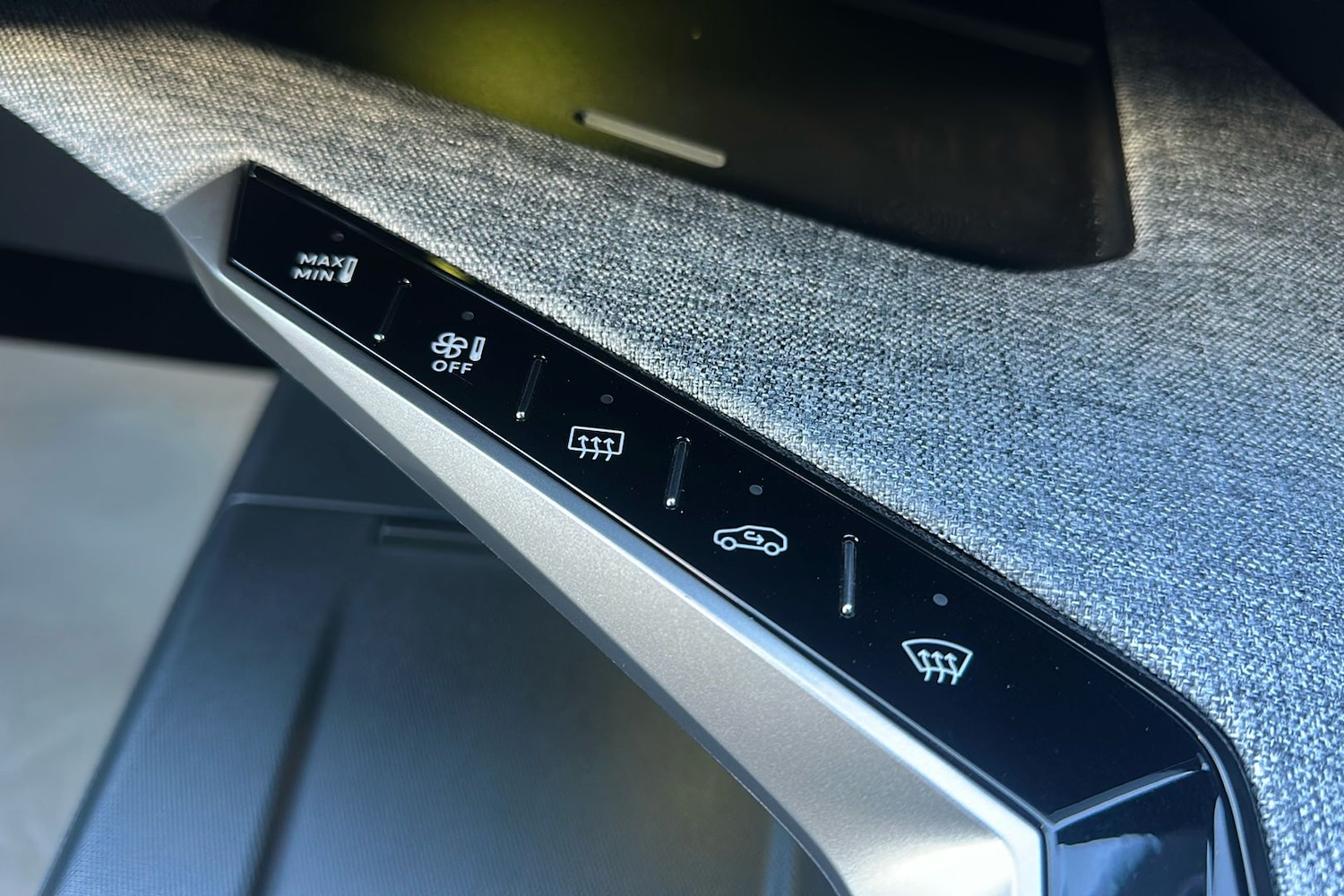 Used Peugeot E-5008 2025 for sale - 76650901: Photo 41