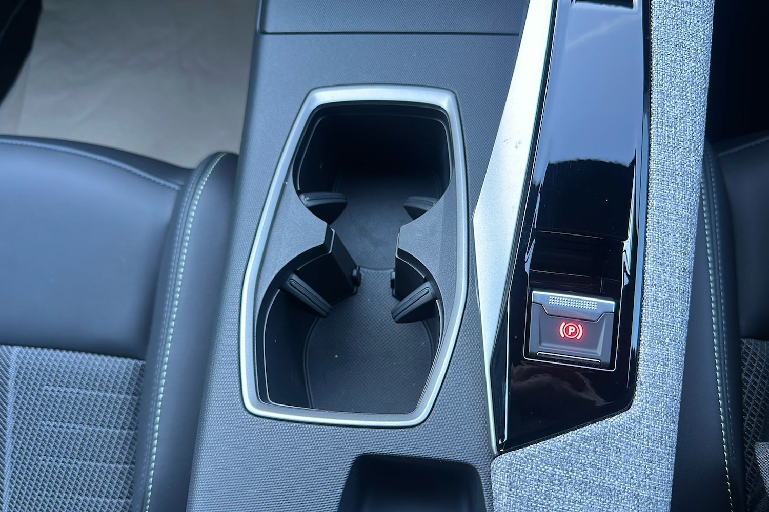 Used Peugeot E-5008 2025 for sale - 76650901: Photo 43