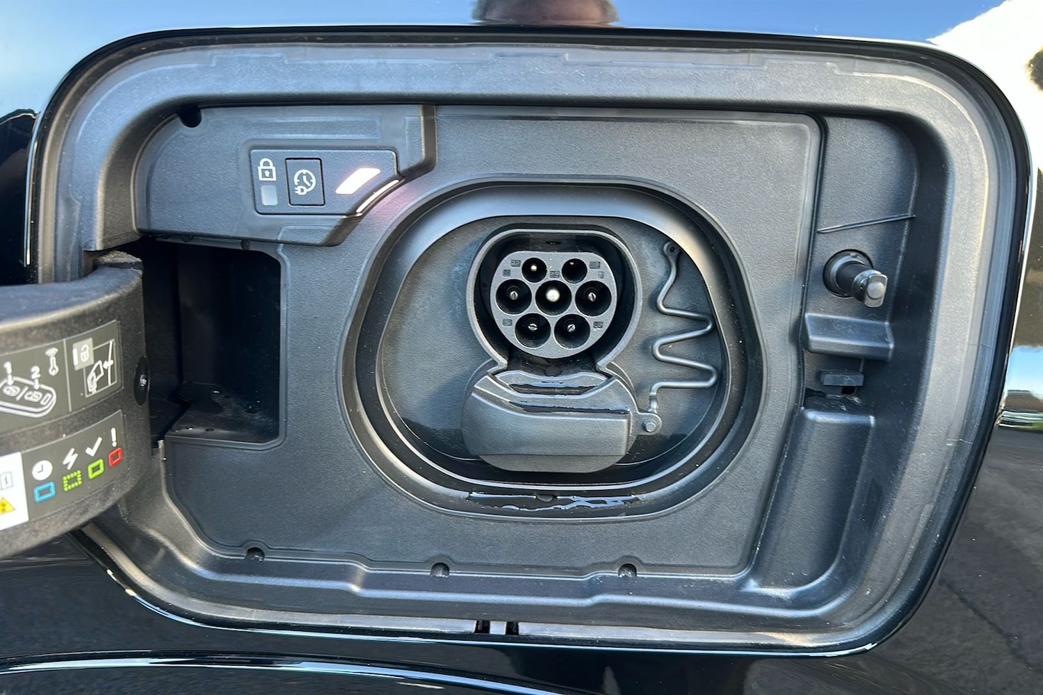 Used Peugeot E-5008 2025 for sale - 76650901: Photo 46