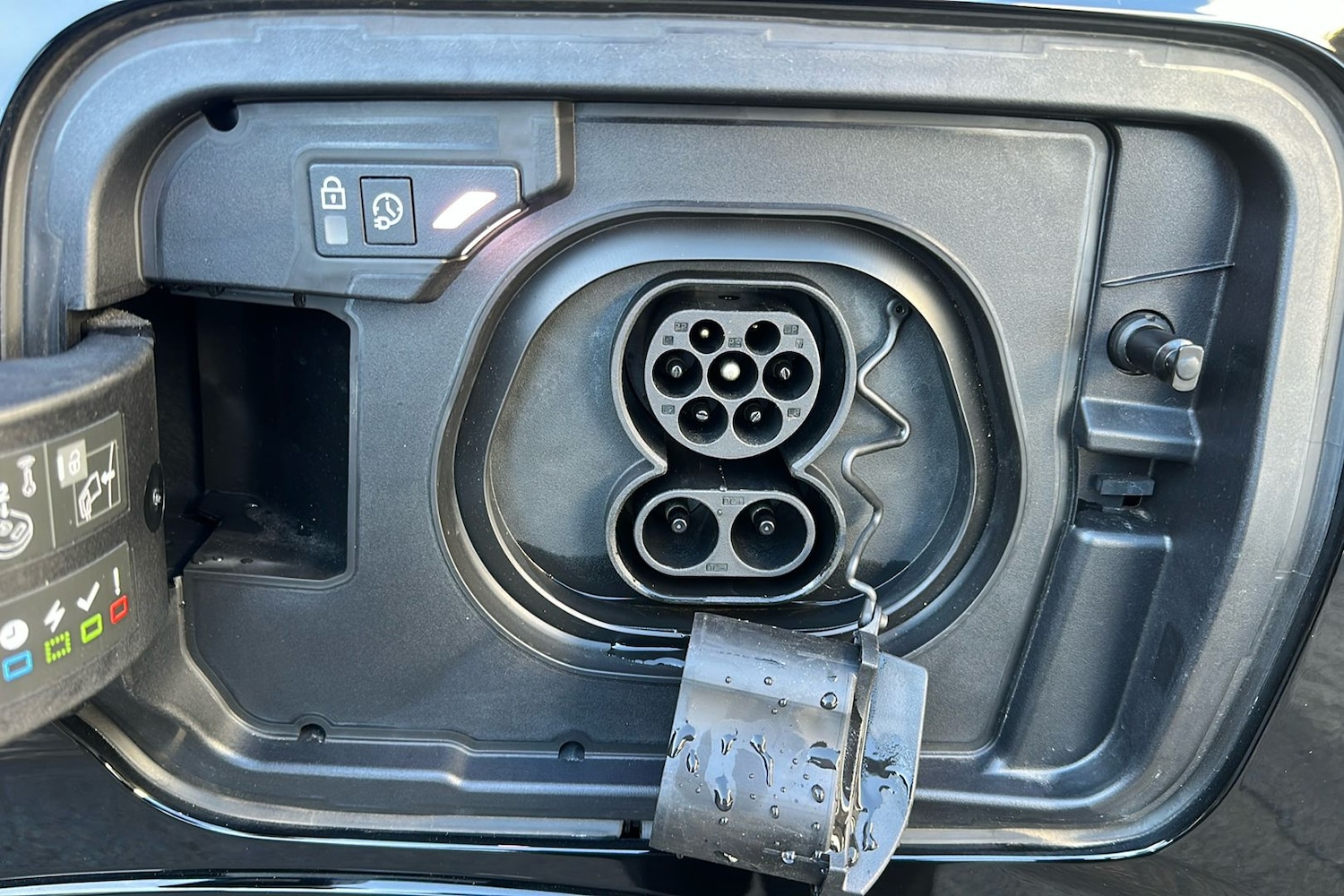 Used Peugeot E-5008 2025 for sale - 76650901: Photo 47