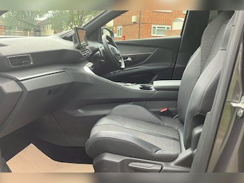 Used Peugeot 5008 2023 for sale - 78459250: Photo