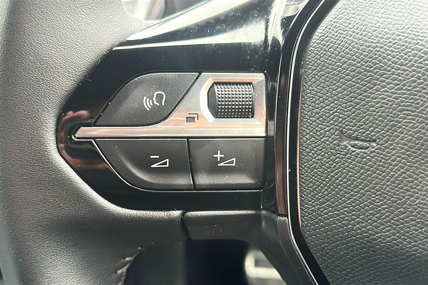 Used Peugeot 2008 2023 for sale - 75987292: Photo 46