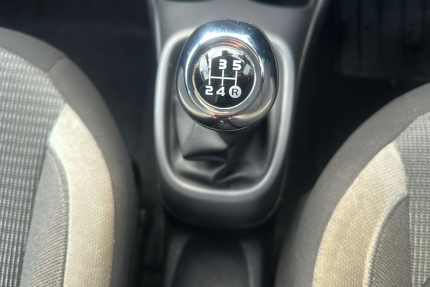 Used Toyota AYGO 2021 for sale - 76831310: Photo 17