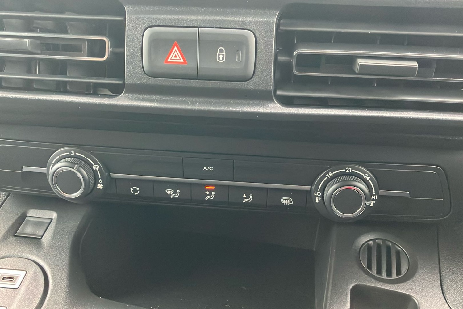 Used Peugeot Partner 2024 for sale - 77543411: Photo 14