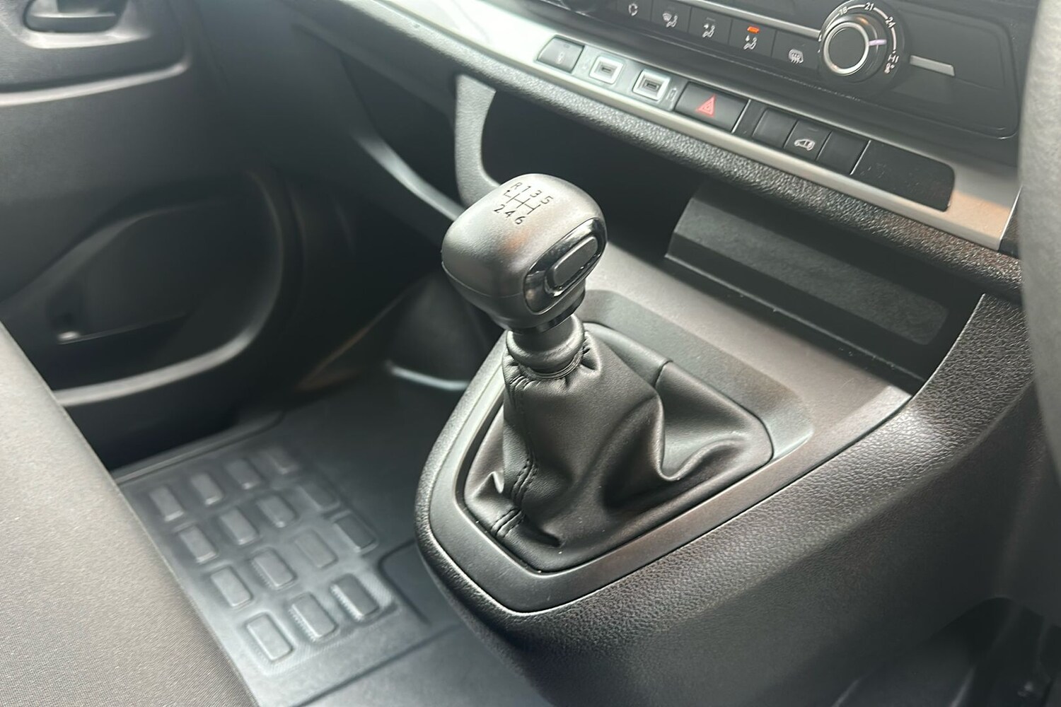 Used Vauxhall Vivaro 2024 for sale - 77288977: Photo 38