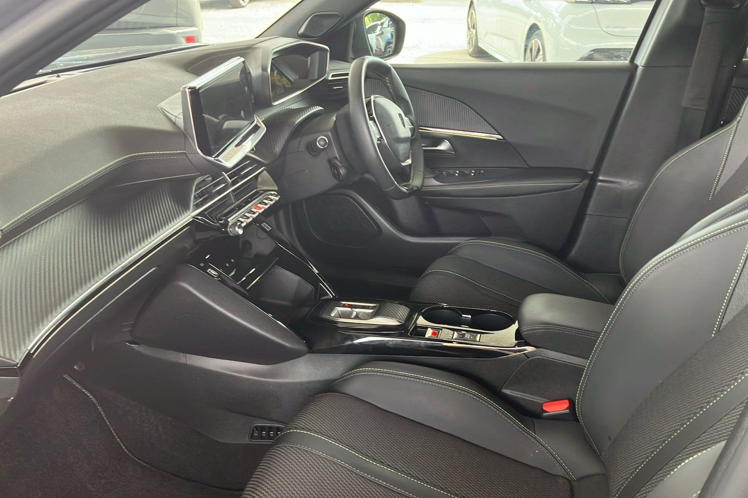 Used Peugeot 2008 2024 for sale - 76407271: Photo 3