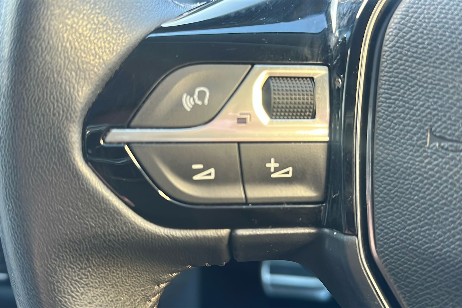 Used Peugeot 208 for sale - 76777886: Photo 46