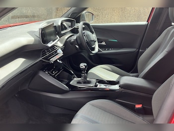Used Peugeot 2008 2023 for sale - 79018878: Photo