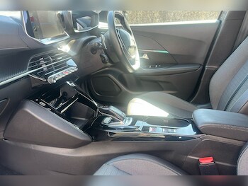 Used Peugeot 2008  for sale - 75700641: Photo