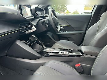 Used Peugeot 2008 2025 for sale - 77240027: Photo