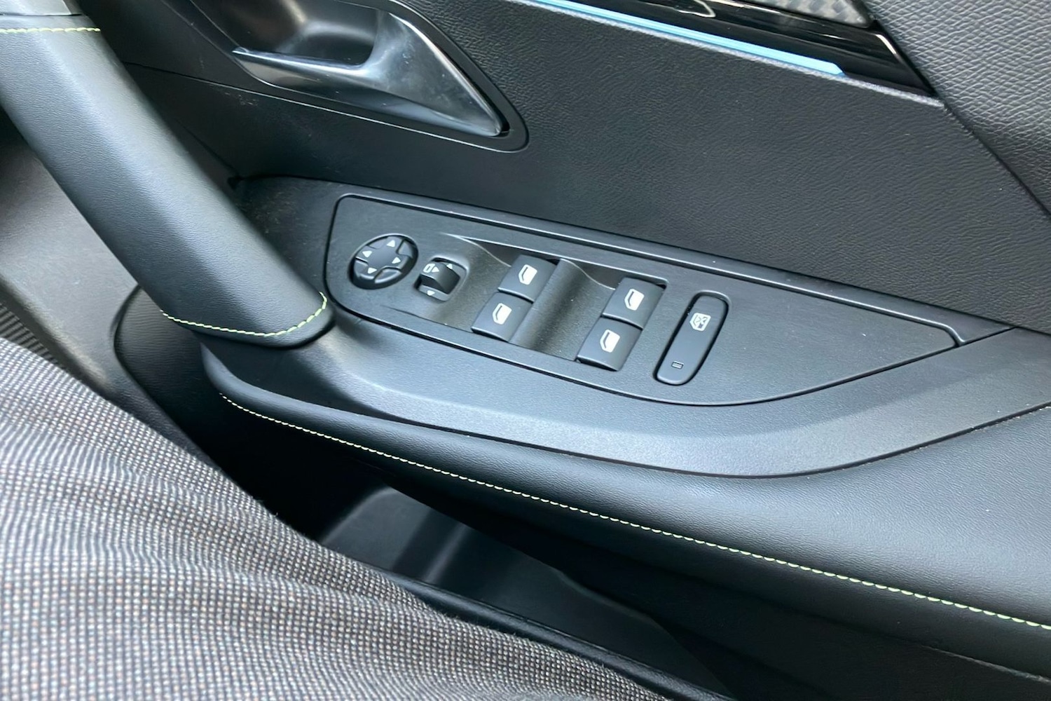 Used Peugeot 2008 2023 for sale - 77968335: Photo 18