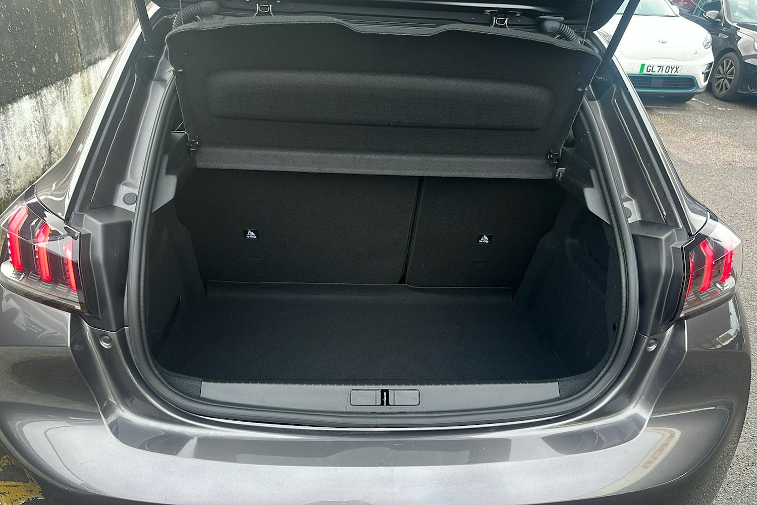 Used Peugeot 208 2023 for sale - 76875947: Photo 12