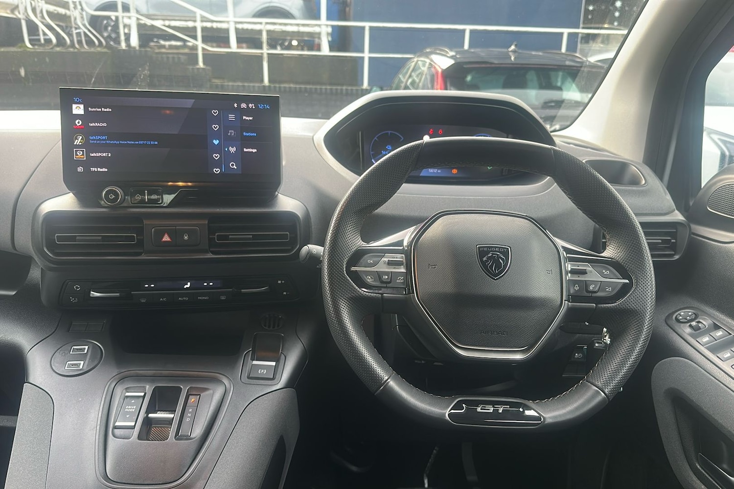 Used Peugeot e-Rifter 2024 for sale - 76932042: Photo 13