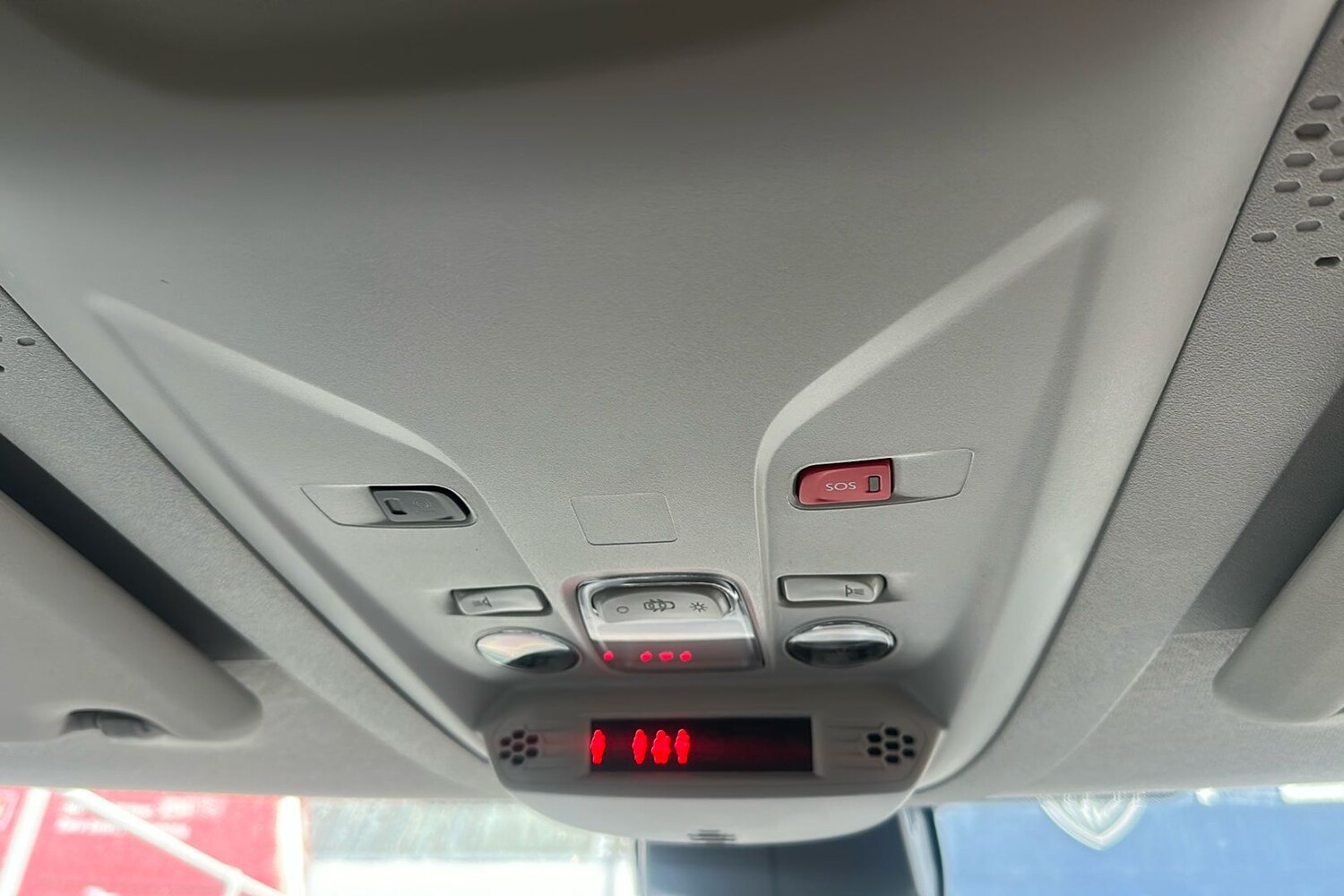 Used Peugeot e-Rifter 2024 for sale - 76932042: Photo 31