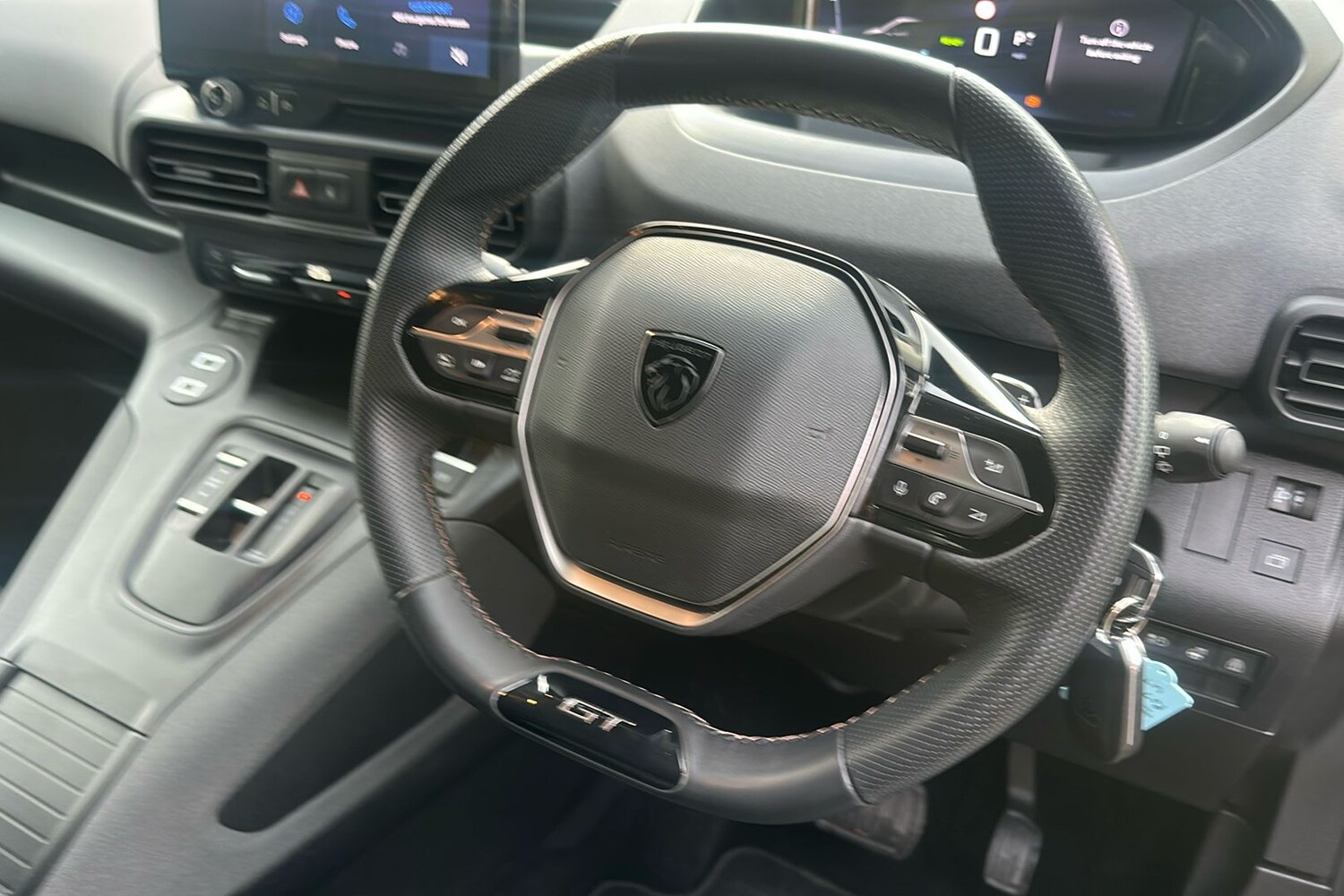 Used Peugeot e-Rifter 2024 for sale - 76932042: Photo 37