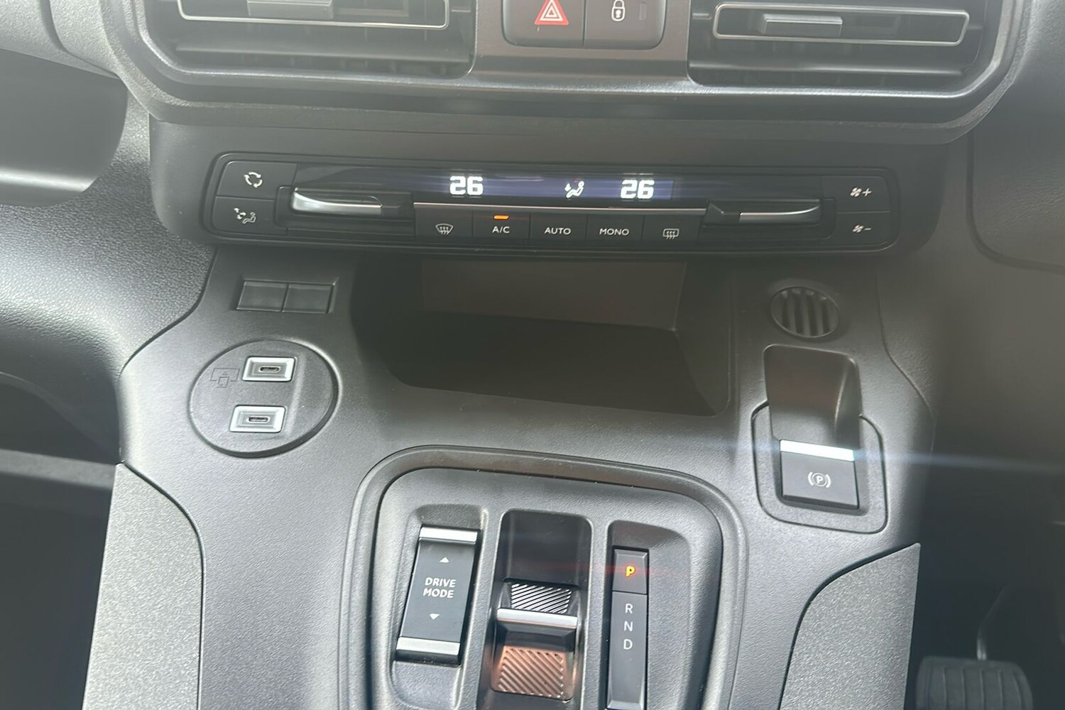 Used Peugeot e-Rifter 2024 for sale - 76932042: Photo 40