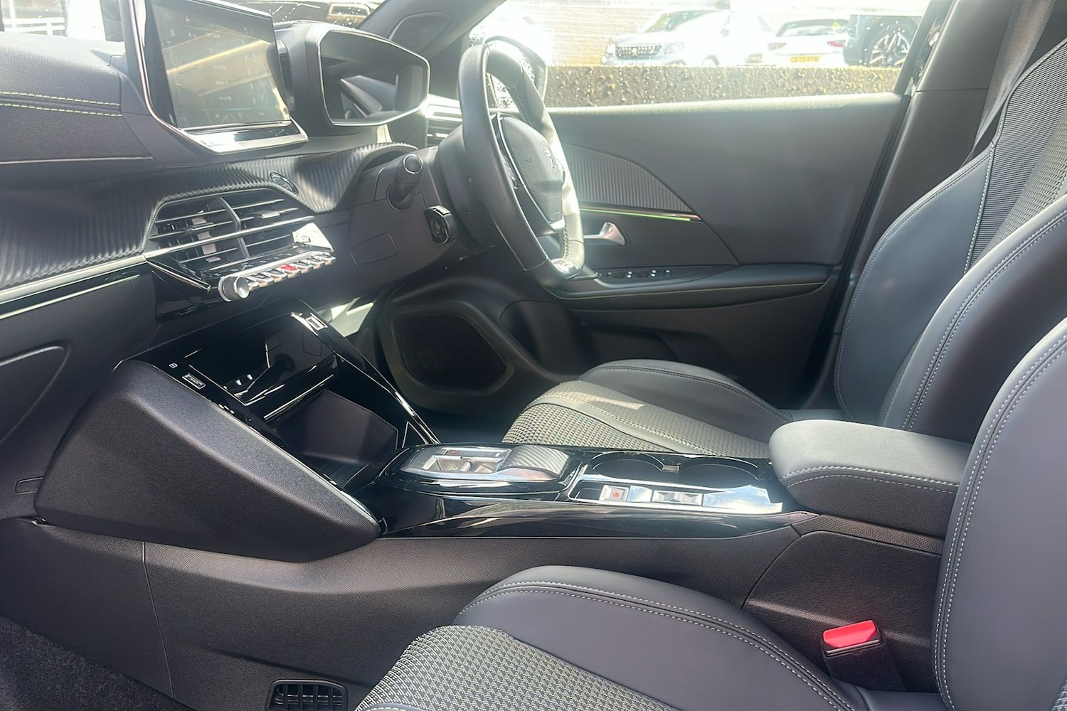 Used Peugeot 2008 2023 for sale - 77096849: Photo 3