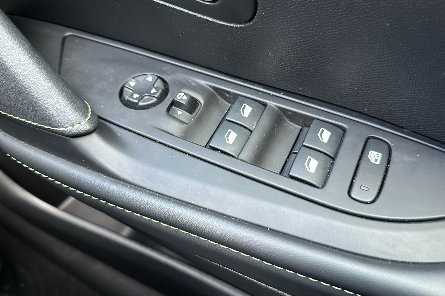 Used Peugeot 208 2022 for sale - 77461072: Photo 18