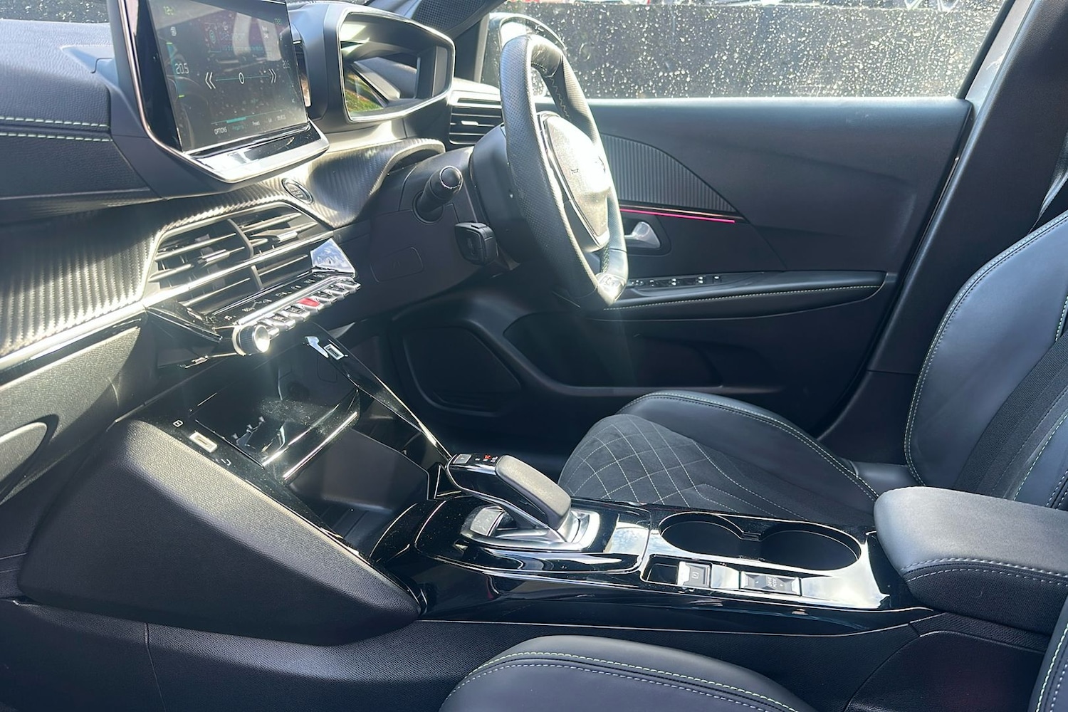 Used Peugeot 208 2022 for sale - 77461072: Photo 3