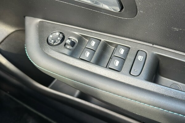 Used Peugeot 208 2021 for sale - 76077015: Photo 18