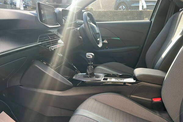 Used Peugeot 208 2021 for sale - 76077015: Photo 3
