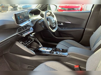 Used Peugeot 2008 2025 for sale - 77906304: Photo